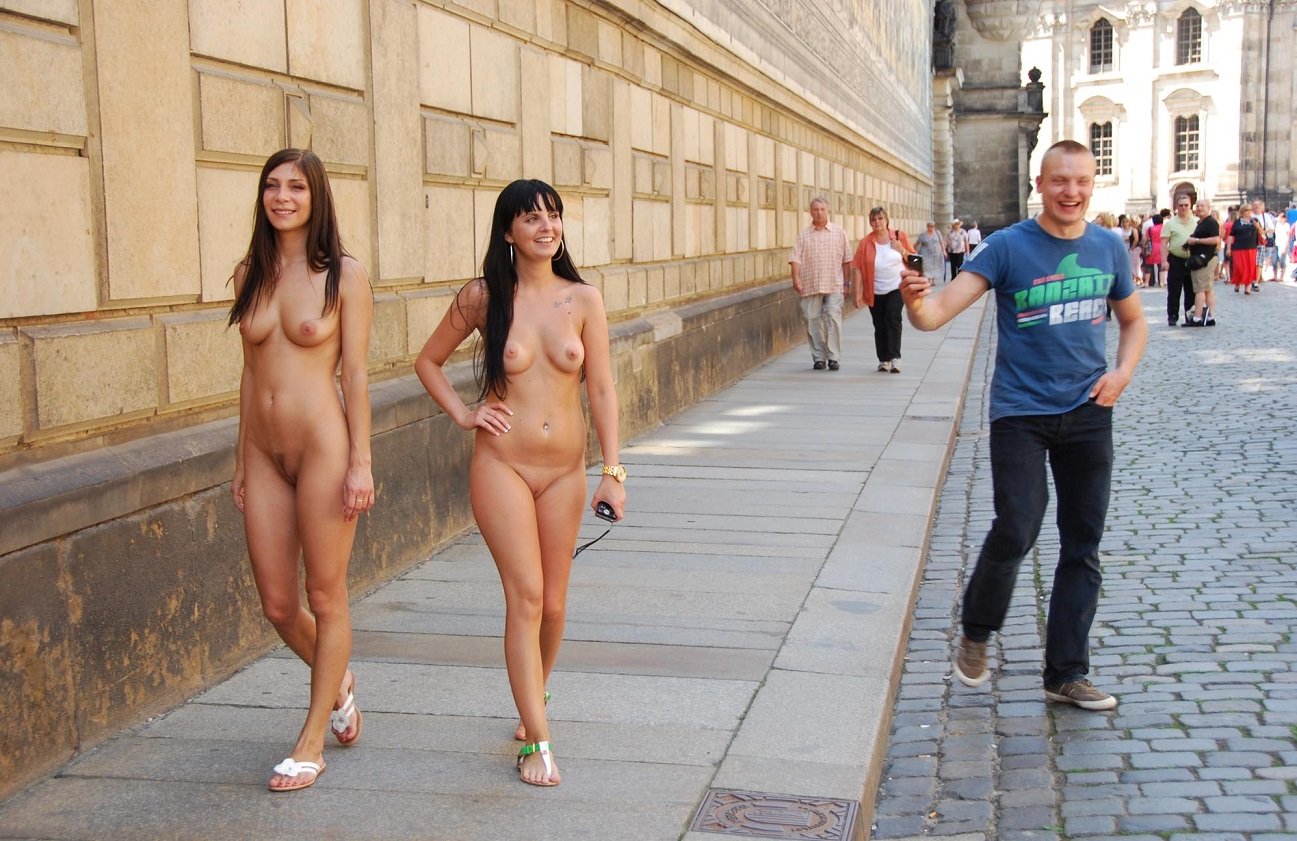 женщины должны ходить голыми фото 72