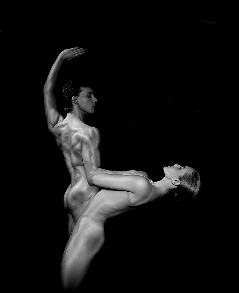 Photoshoot of naked ballerinas