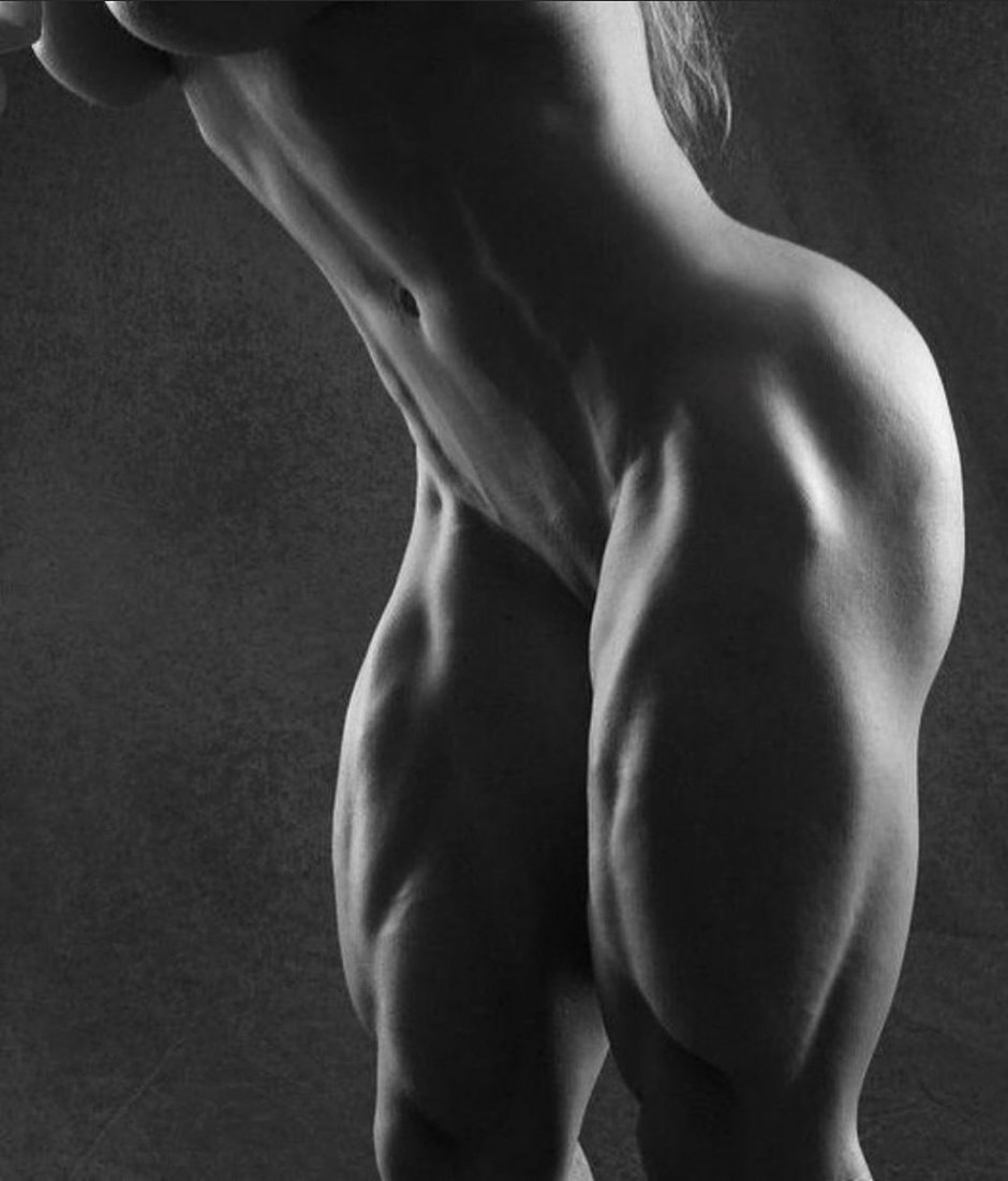 Rachel Kummon muscle nude