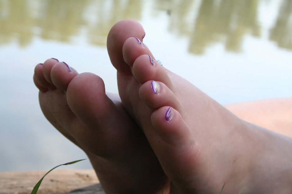 Girl's feet close -up