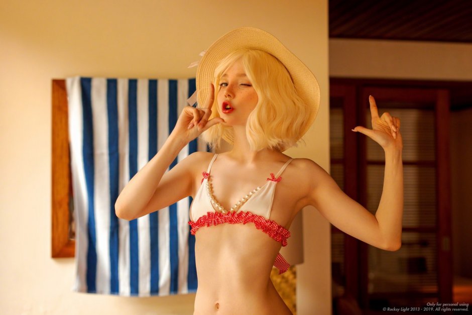 Alice Bishop Ero Cosplay