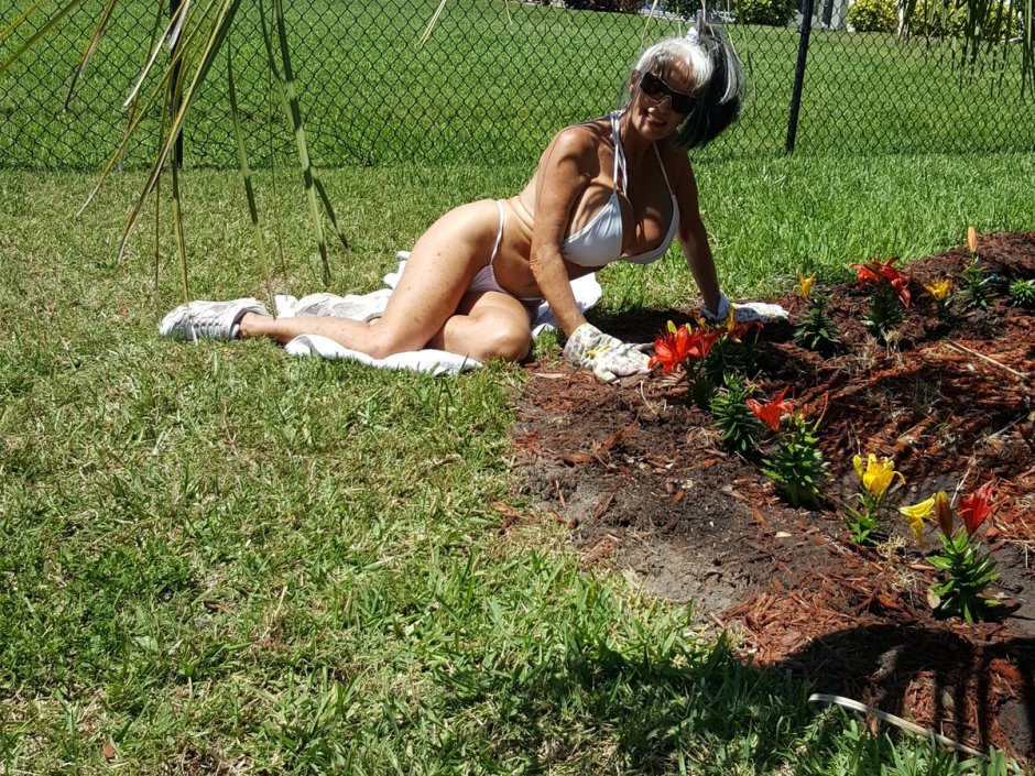Gardening Making A Difference Community Nude