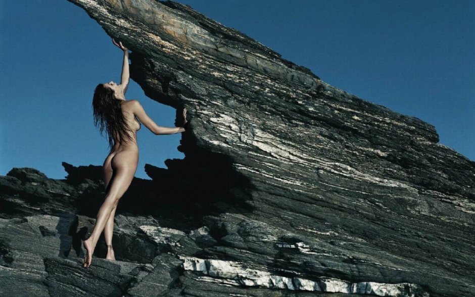 Isabeli Fountan photo in the style of nude