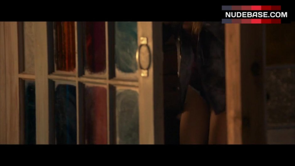 Britt Robertson Nude