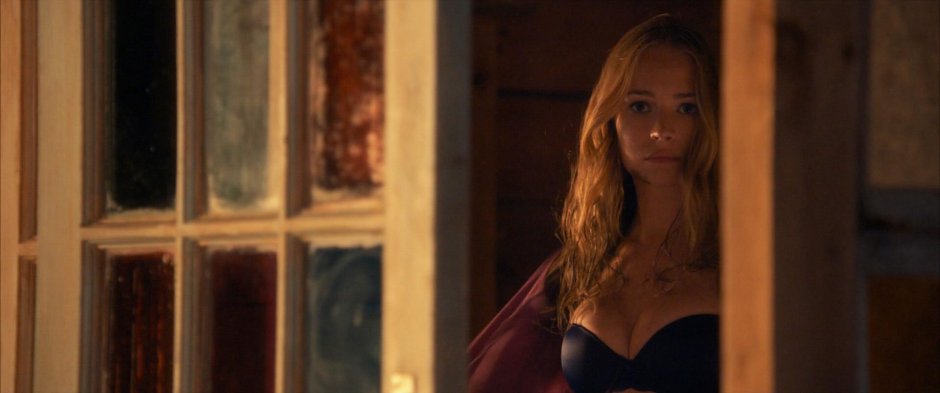 Britt Robertson Ero Scene