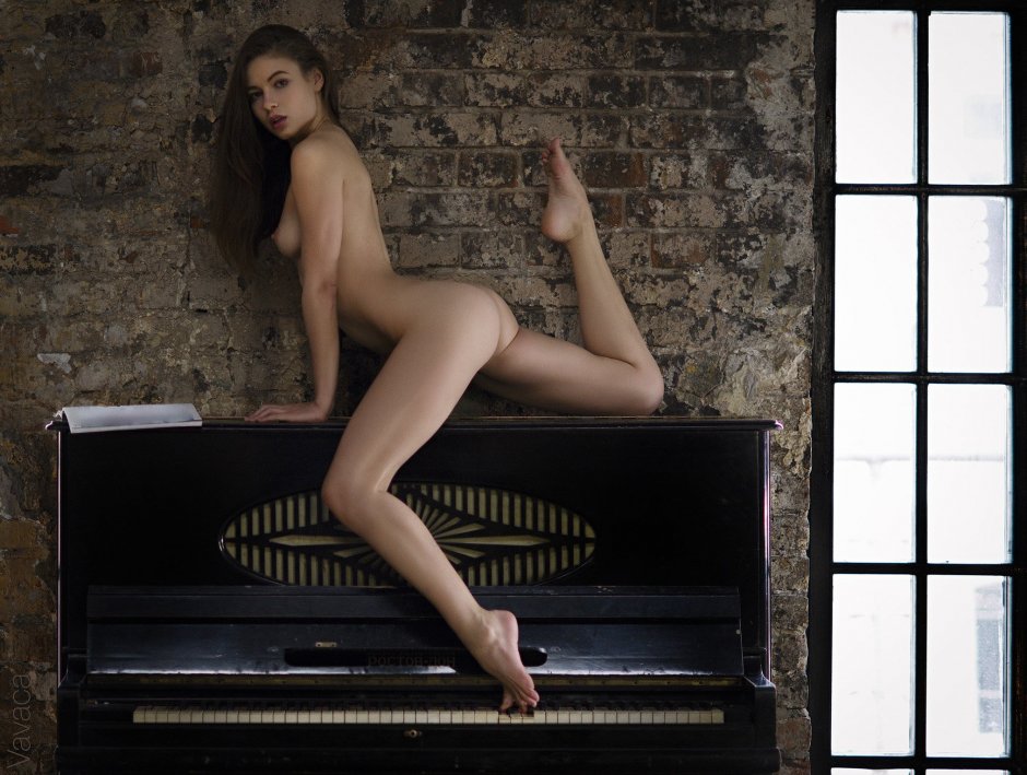Model: Viktoriia Aliko Victoria Aliko