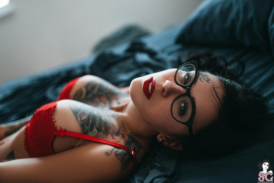 Red models Suicide Girls