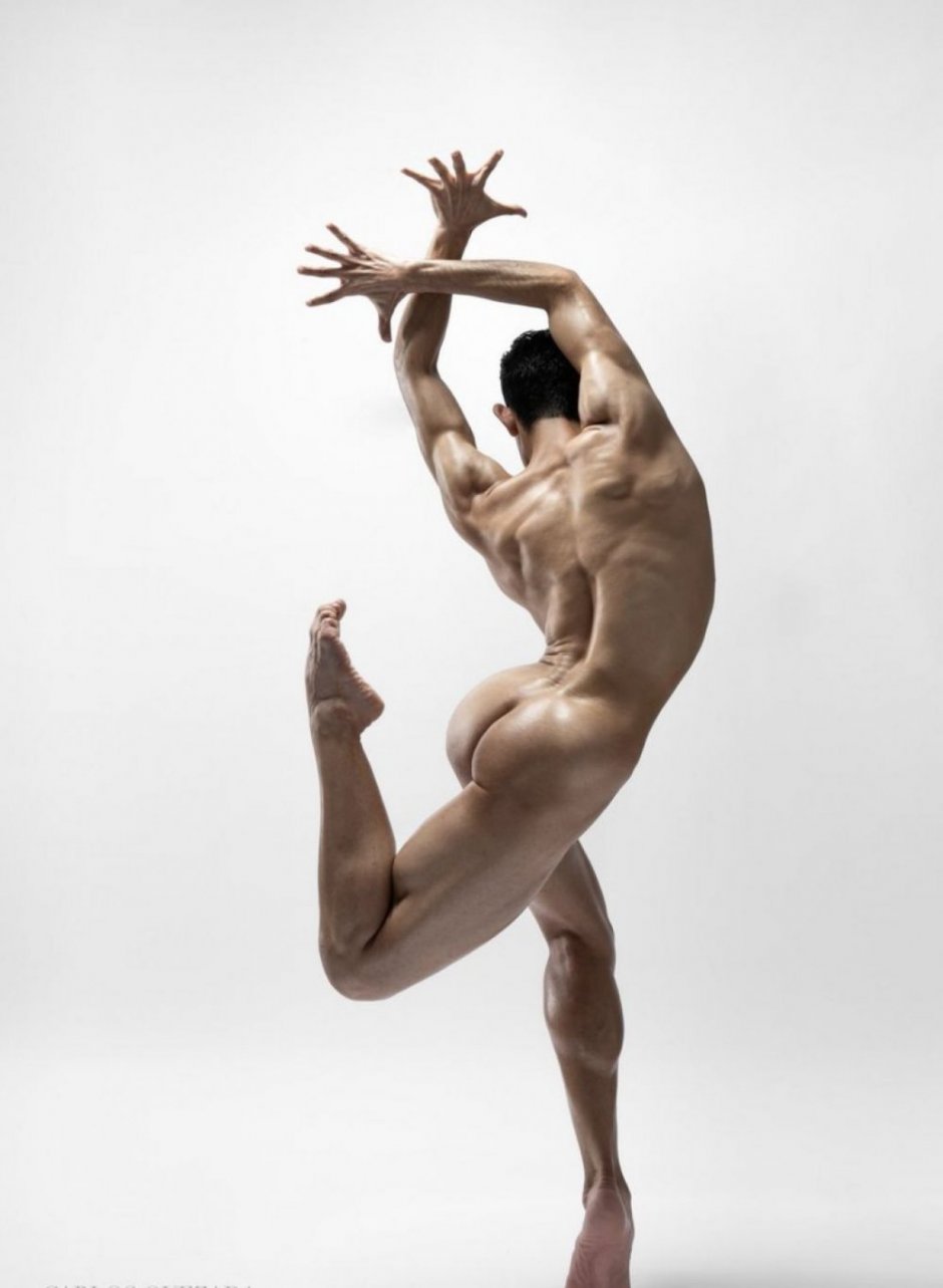 танец голые мужчины фото 92