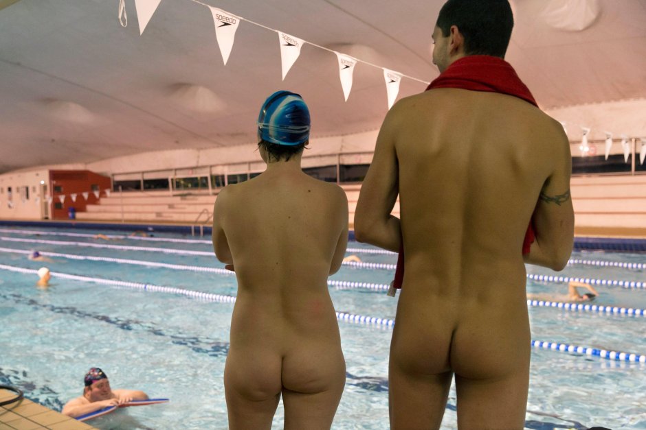 Naked synchronists in the pool