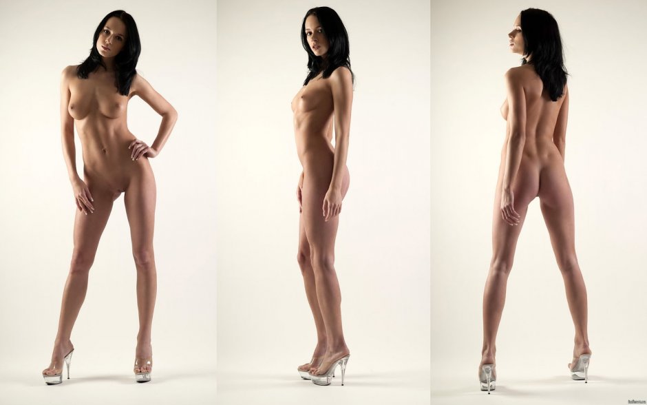 Naked beauty in the living room