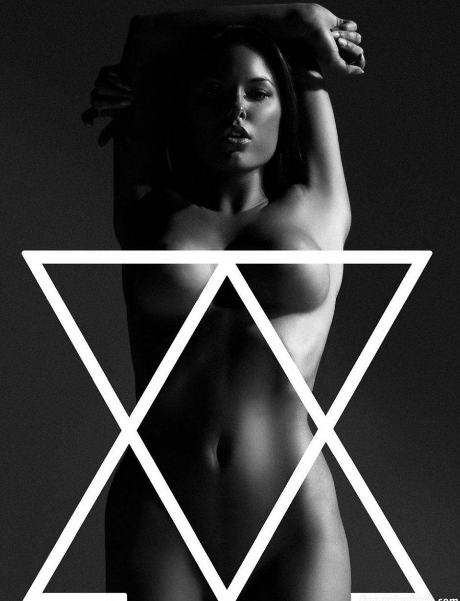 Constance Nunez is naked