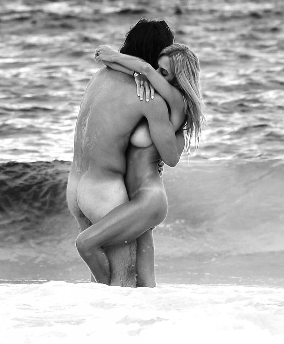 Beautiful naked pairs at sea