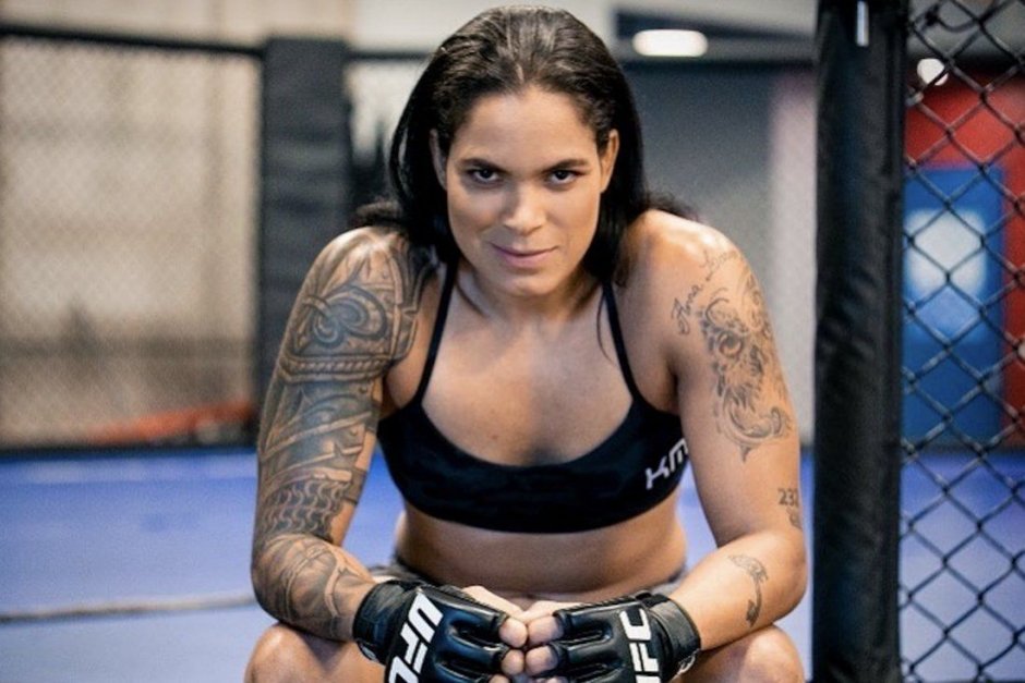 Woman in JUFS Amanda Nunes