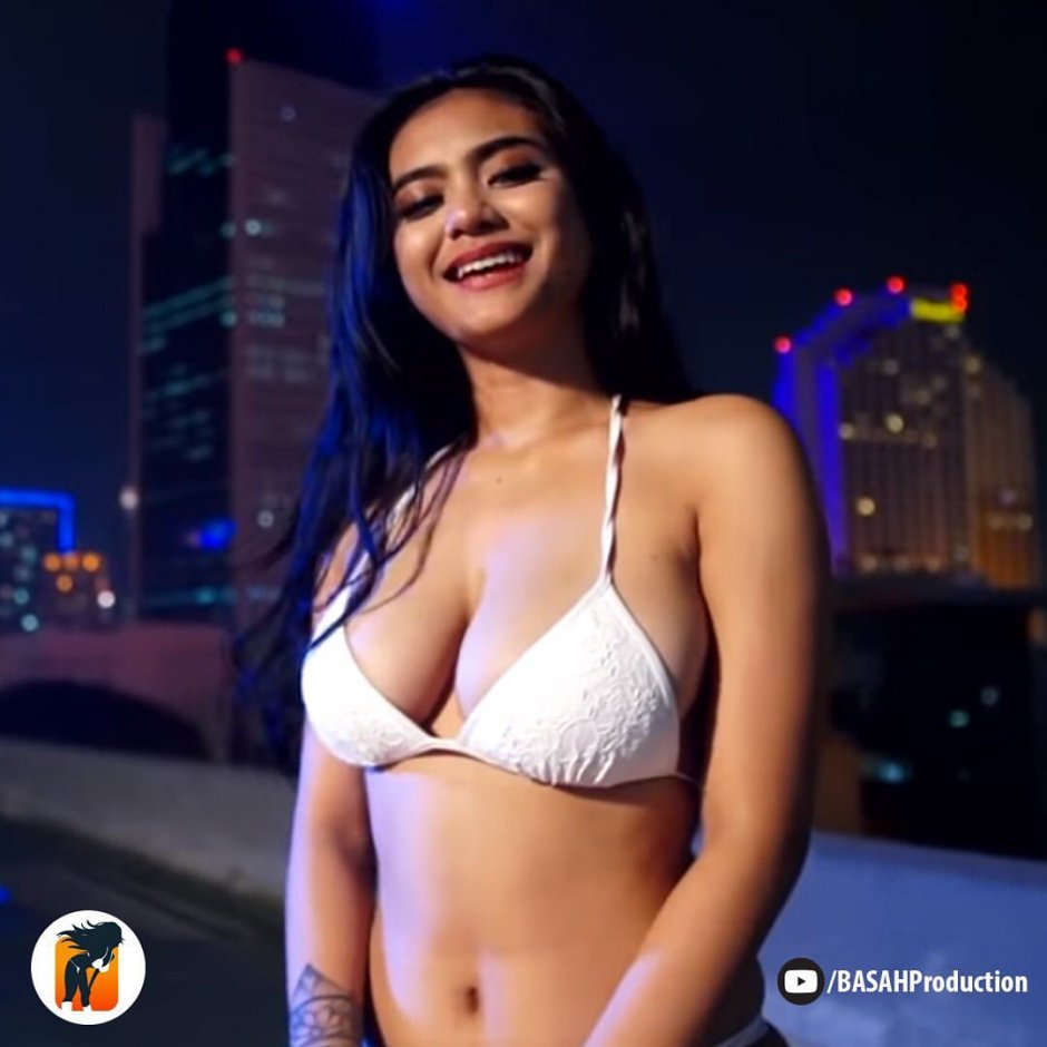 Cynthiara Alona Hot