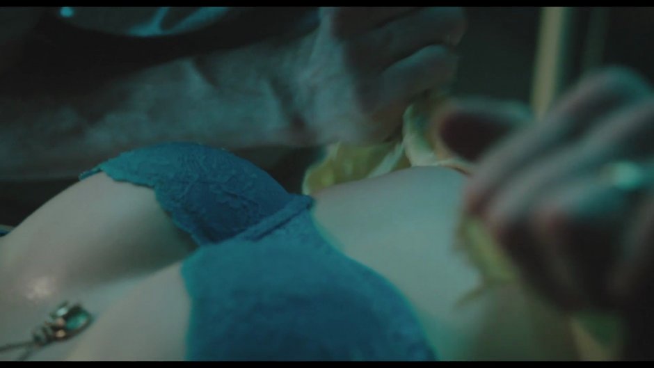 Ebigail Breslin hot scenes