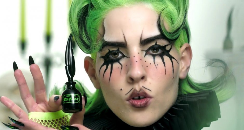 Dorian Electra Guyliner
