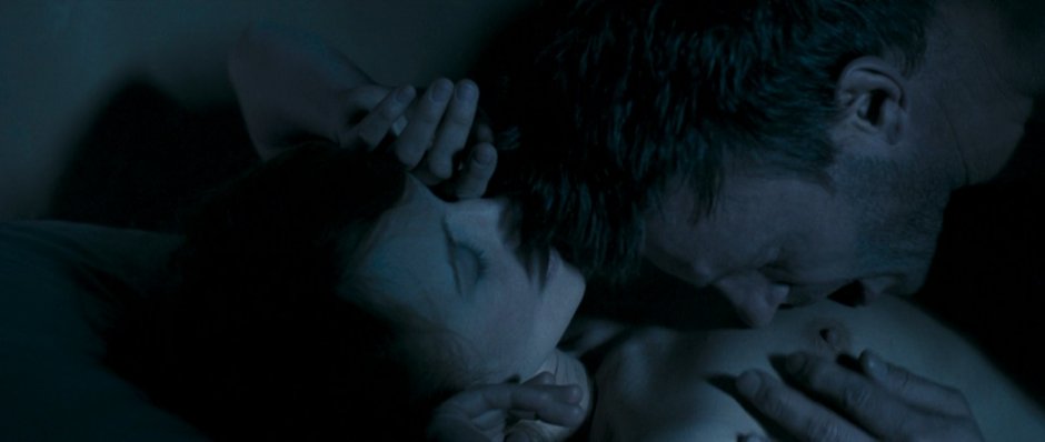 Actress Vera Farmig naked