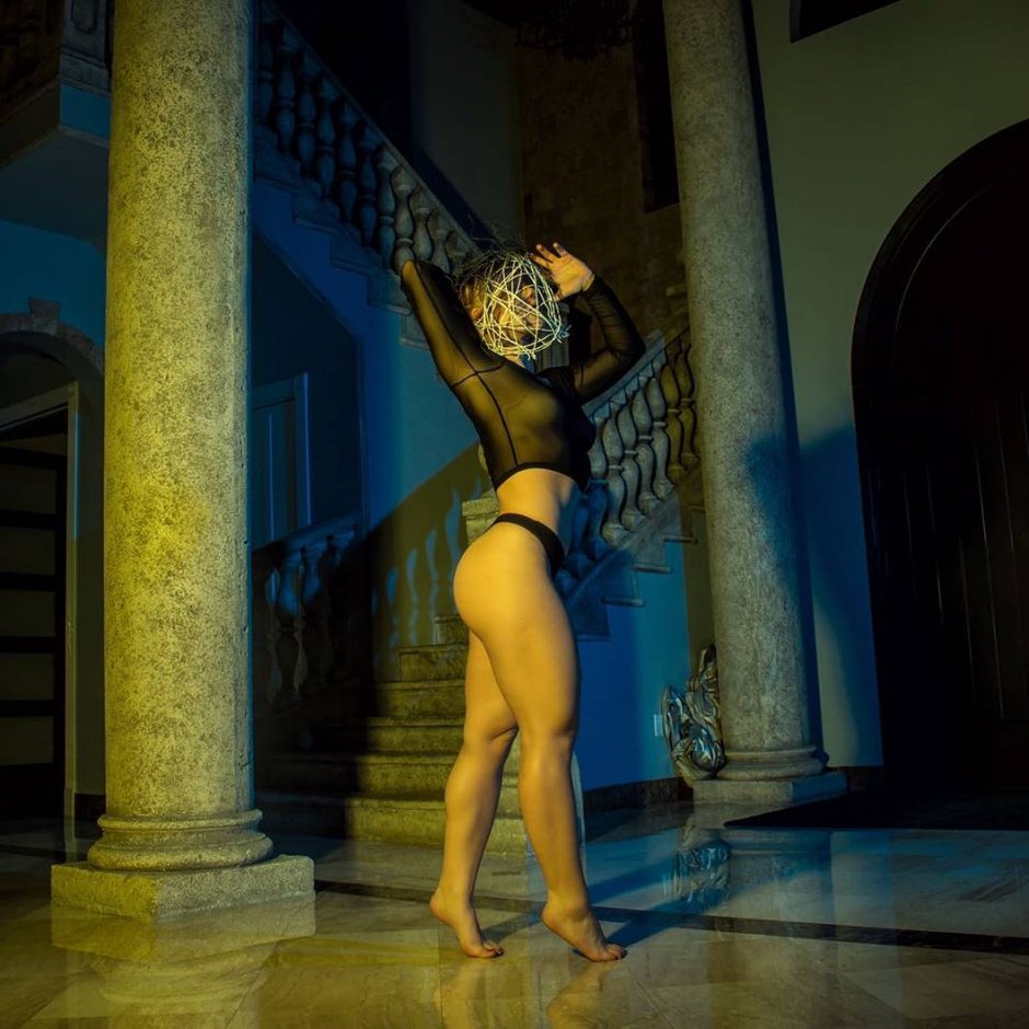 Maxim in heels