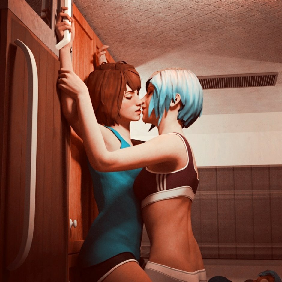 Max Collfield and Chloe 18