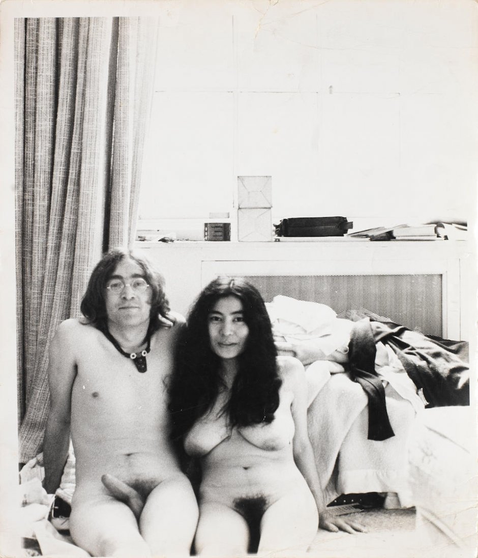 Wife John Lennon Yoko it is naked