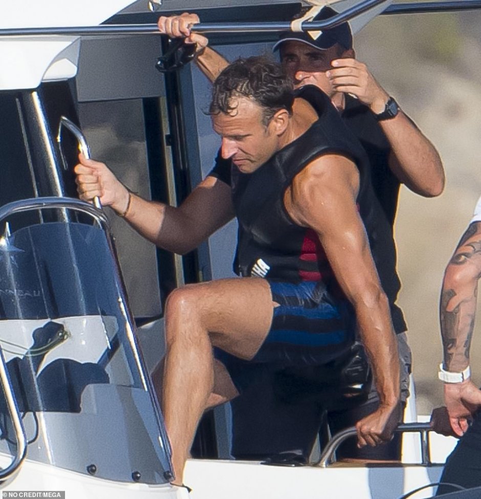 Macron with Negro