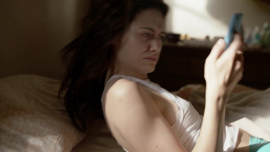 Fiona Gallager breasts