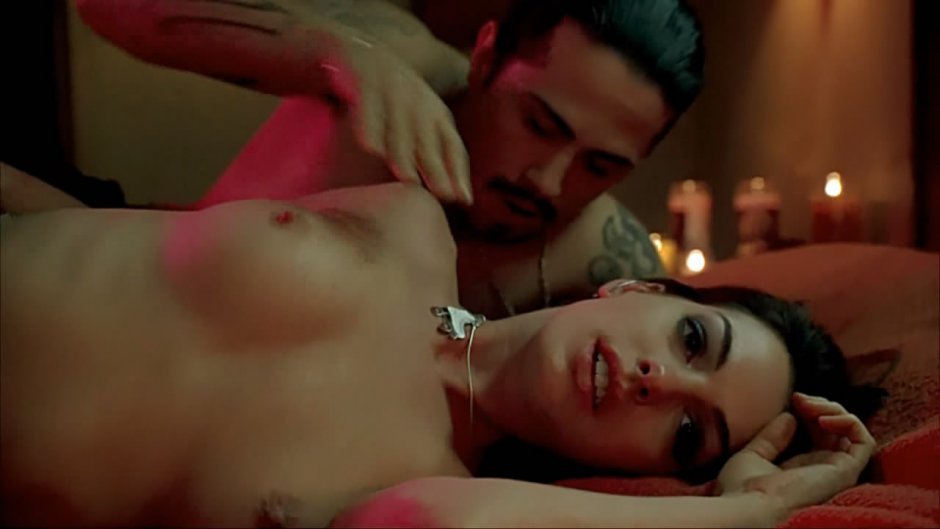 Anne Hathaway breasts in the film