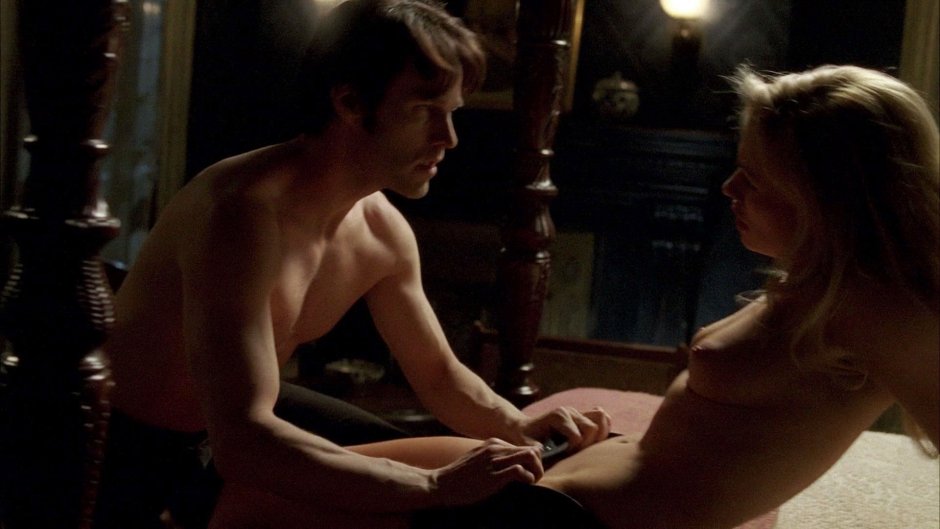 Naked Anna Pakuin in the series "Real Blood"