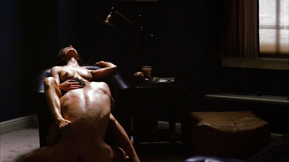 Kelly Overton is erotic