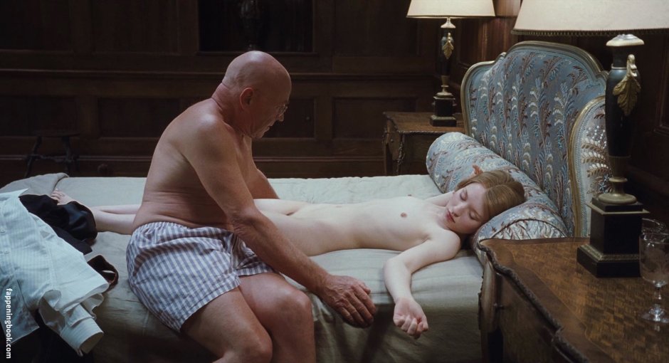 Emily Browning Sleeping Beauty 2011