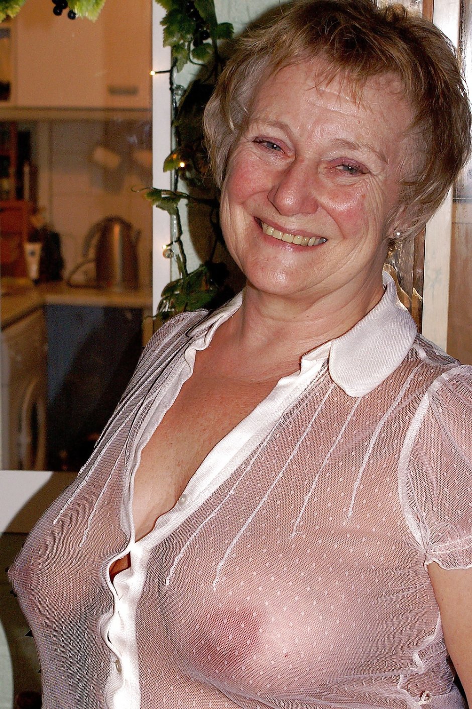 Striptease Grannies amateur