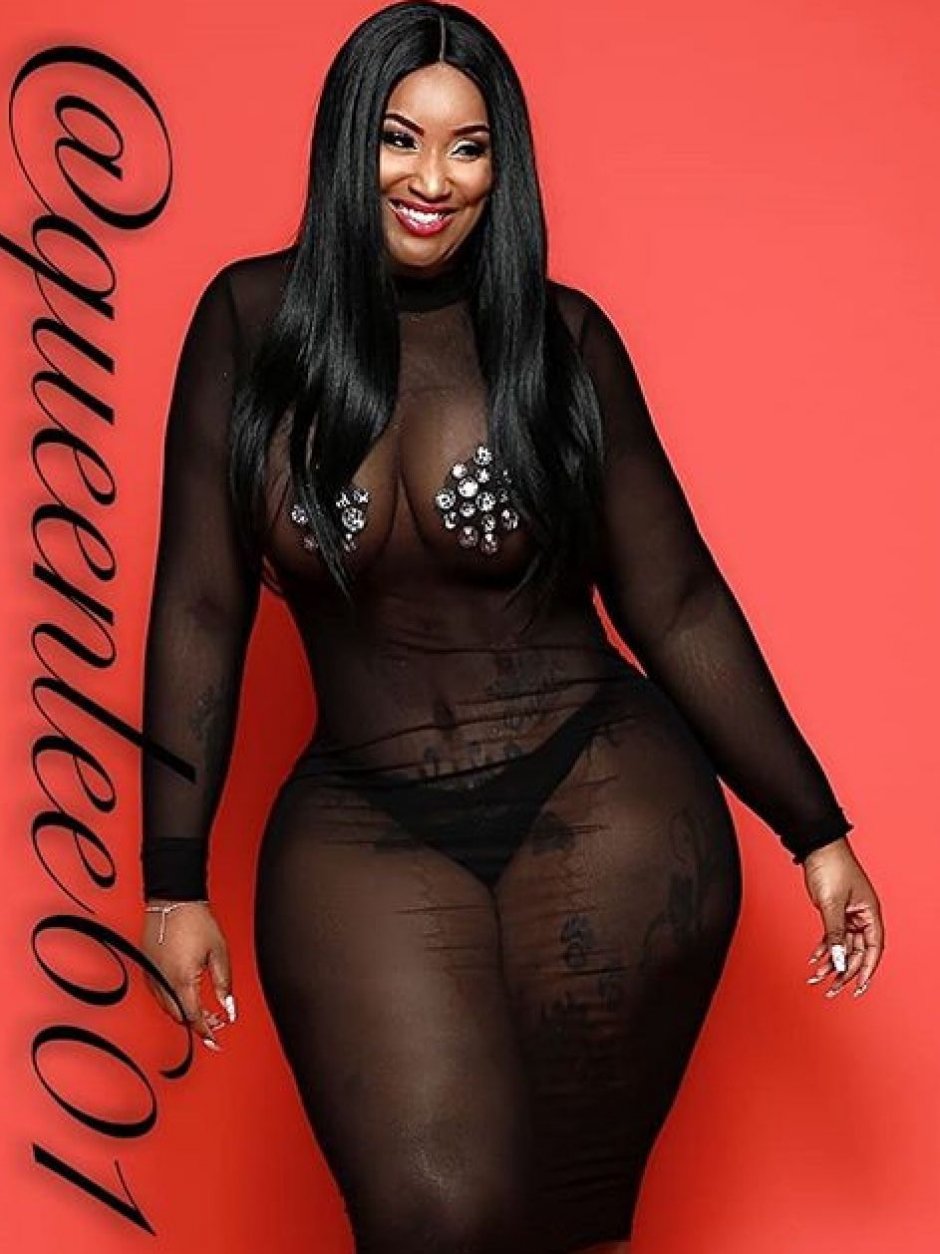 Model Big Black Ebony
