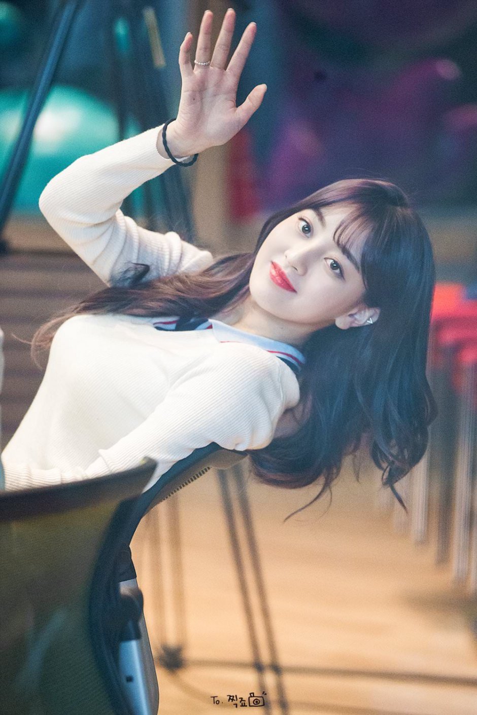 Twise More More Jiha