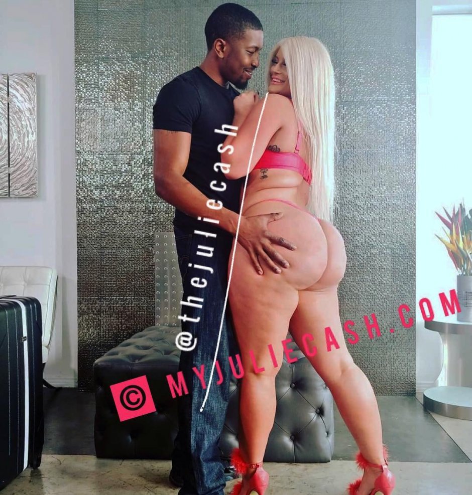 Actresses Brothers. Julia Cache