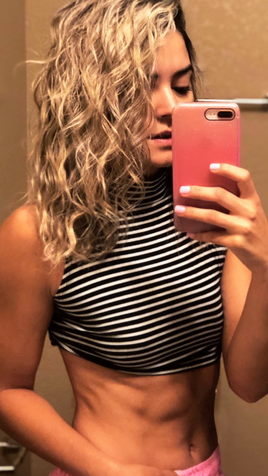 Taynara Wolf