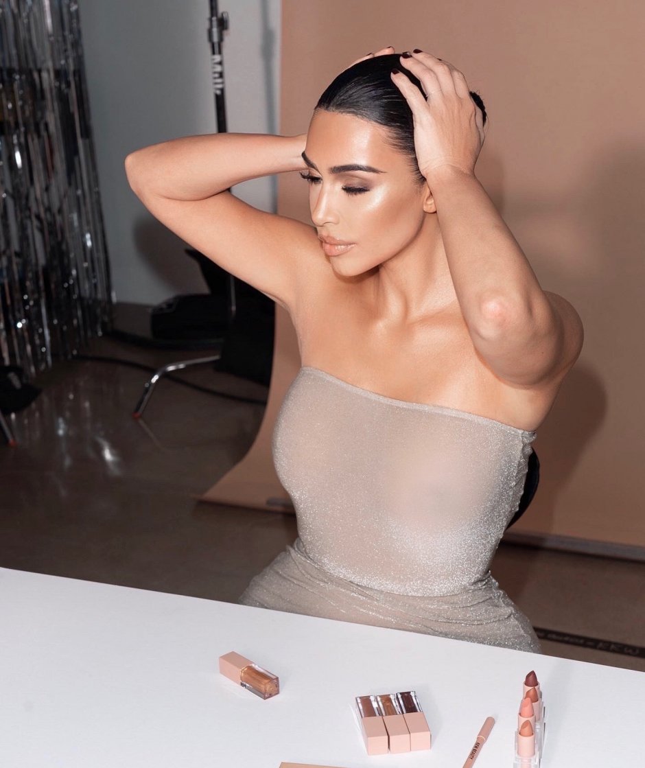 Kim Kardashian naked photo