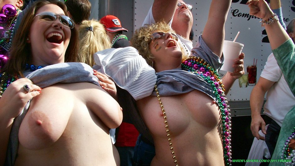 Show boobs a holiday