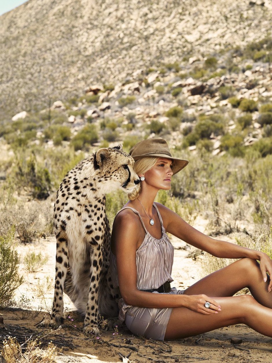 Olga Safari Topless