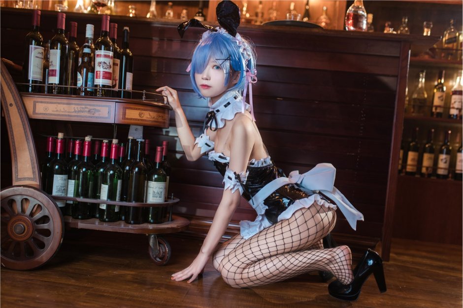Aqua cosplay +18