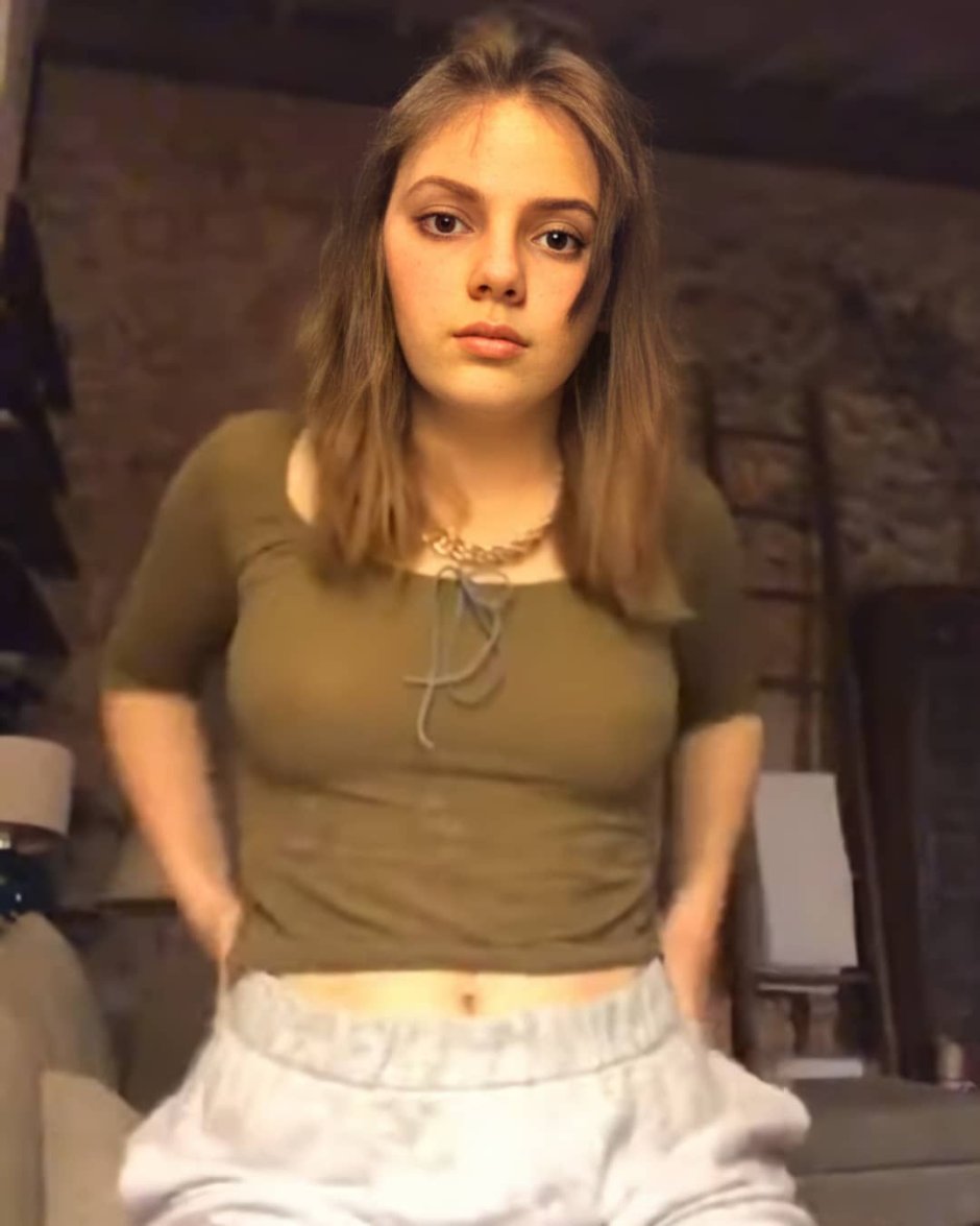 Dafne Keen 2020 in a swimsuit