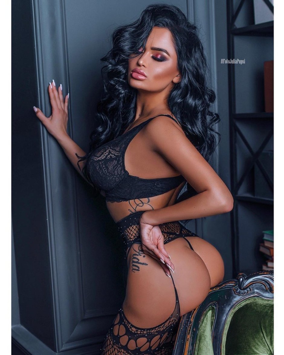 Kuzmina Nita in Lingerie