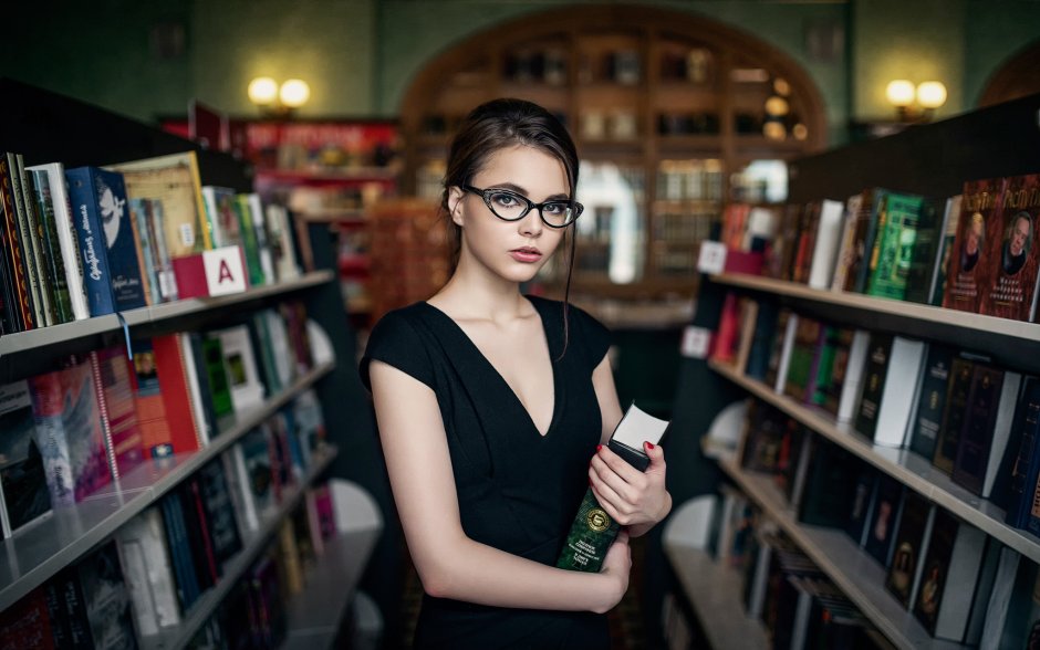 Oktyabrina maximova Maxim