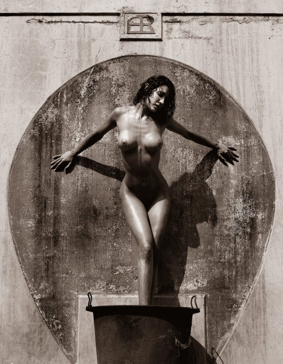 Renaissance Lewis Nude photo shoot