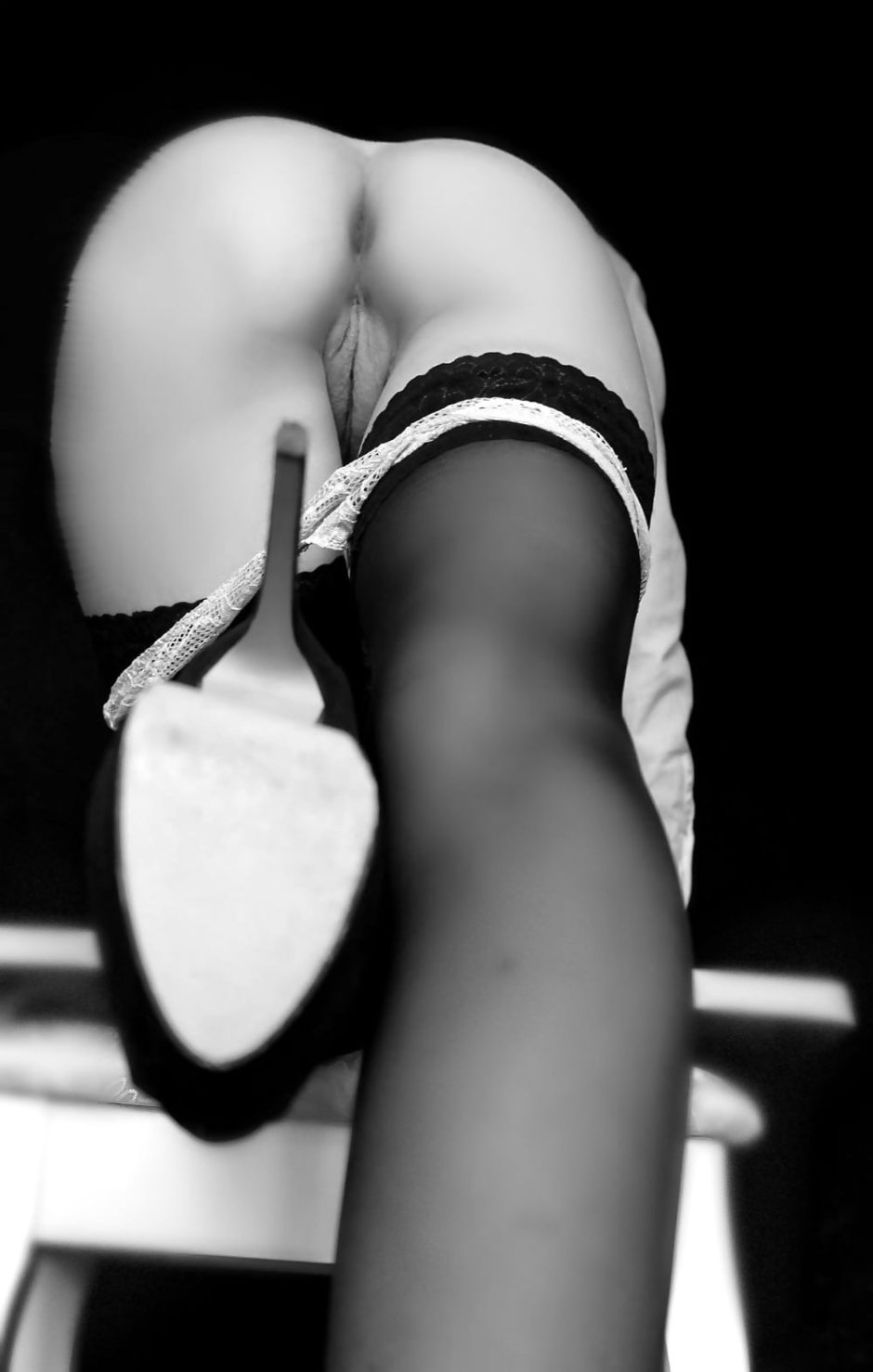 Nude Fashion Girls Nude Pussy Legs in Black Stilettos Erotic Pics