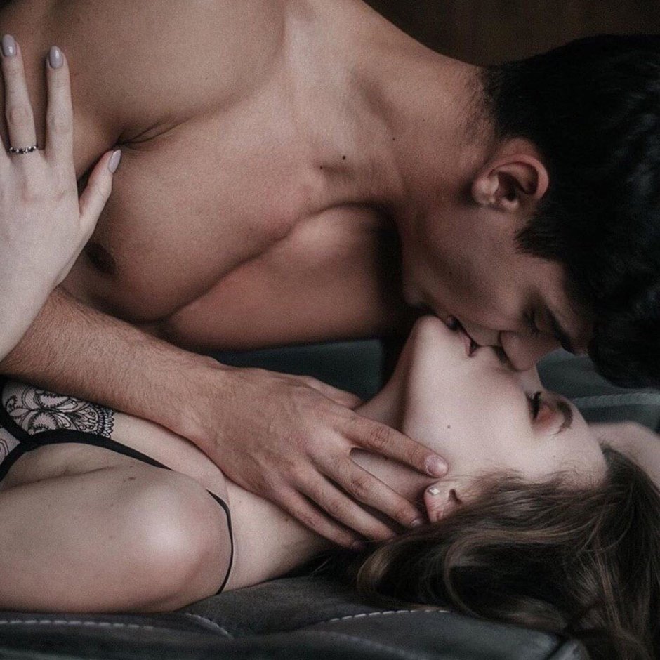 Naked romance