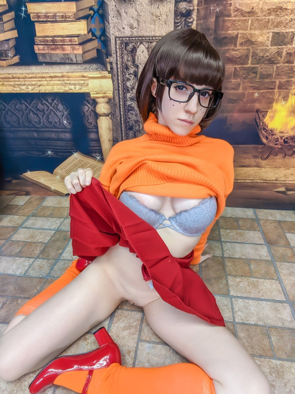 Sabrina Nicole Velma Dinkley Cosplay 18