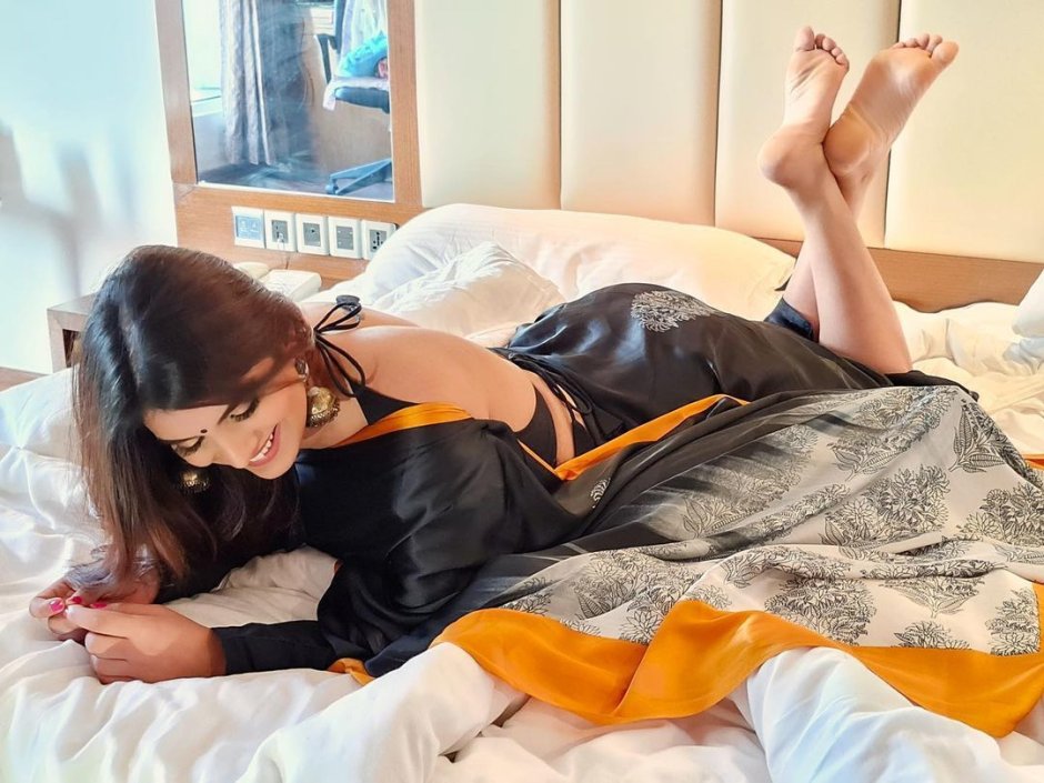 Anveshi Jain +18 Live