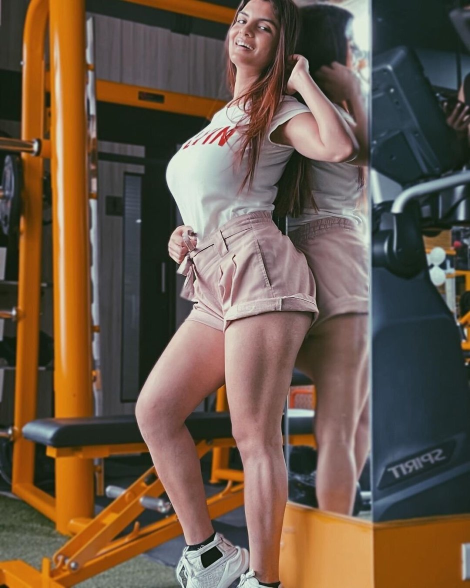 Superhot Anveshi Jain ➾ Sanskari naked