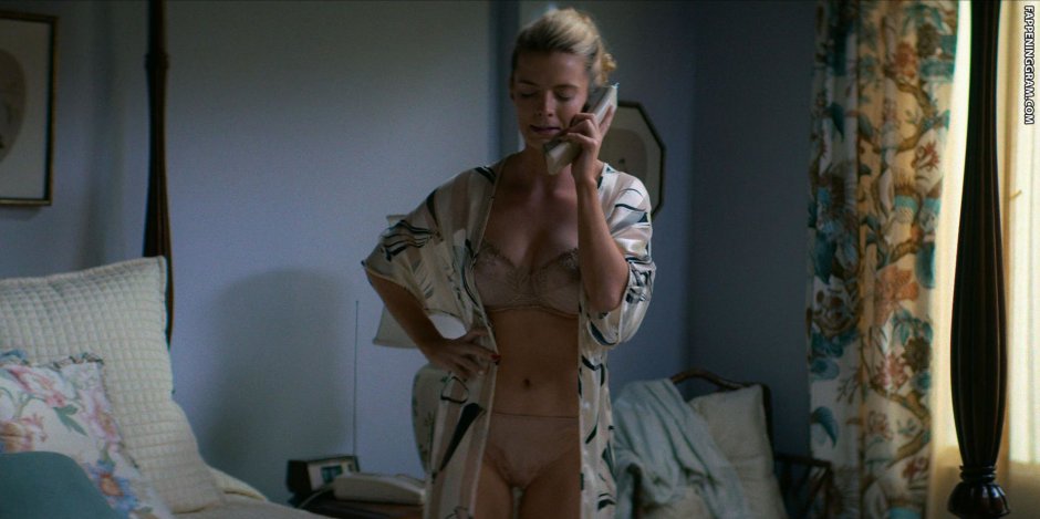 Actress Betty Gilpin naked