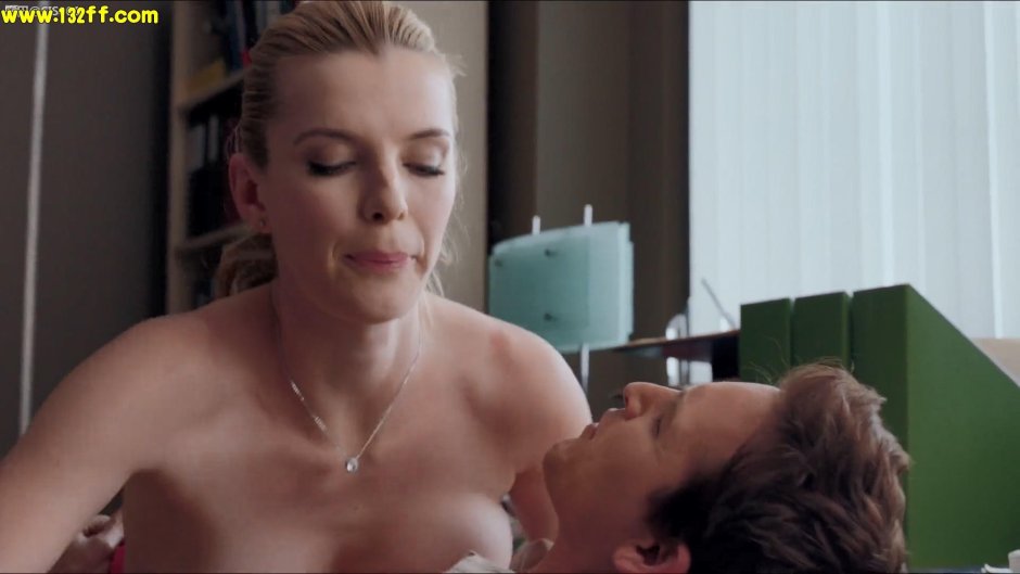 Betty Gilpin chest